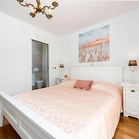 Appartement Frane Mlini